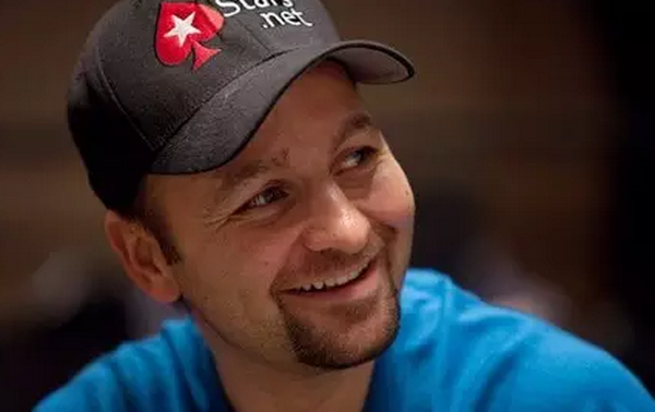 摇滚歌手一样的德州美天炸金花选手--Daniel Negreanu