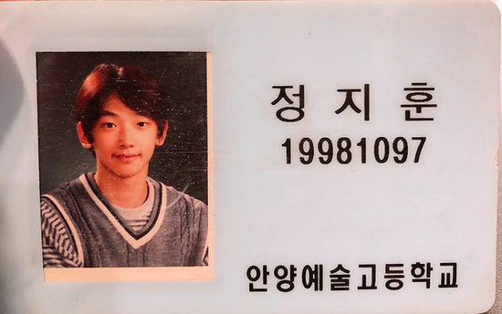 帅哥不会老！39岁单眼皮男神Rain自曝青涩学生照
