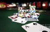 【美天棋牌】在德州扑克中什么样的牌面可以使用半诈唬？