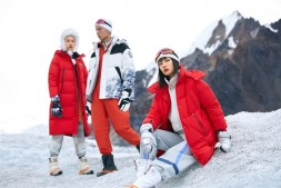 【美天棋牌】雪中飞发布高峰滑雪系列“解冻服”，助力年轻人的探索之旅
