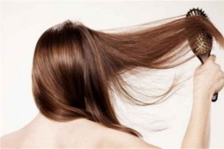 【美天棋牌】油性头发是什么原因造成的 油性头发是什么样的
