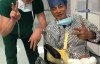 【美天棋牌】任达华手术后坐轮椅照片曝光 右手伤势严重