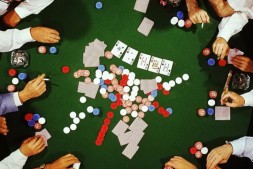 【美天棋牌】不会计算和利用底池赔率，你是打不好德扑的