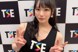 【美天棋牌】第一次海外活动就上手!鈴村あいり(铃村爱里)后台的第一手情报在这儿〜【EV扑克官网】
