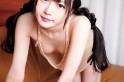 【美天棋牌】还没下海先下马!这位每年都和不同无码卖家合作的美少女竟然是她!【EV扑克官网】