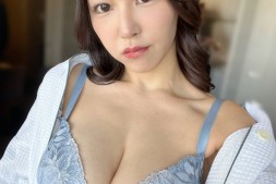 【美天棋牌】一年没发片了⋯色气满到溢出来的敏感G奶现在睡在谁的床上?【EV扑克官网】