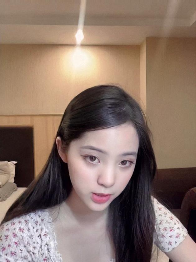 【美天棋牌】欧阳娜娜唱夏天的风 原唱温岚大赞:好特别! 【美天棋牌】欧阳娜娜唱夏天的风 原唱温岚大赞:好特别!