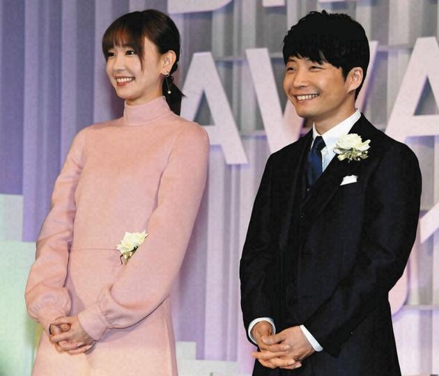 新垣结衣与星野源闪电结婚 谷原章介节目上送祝福