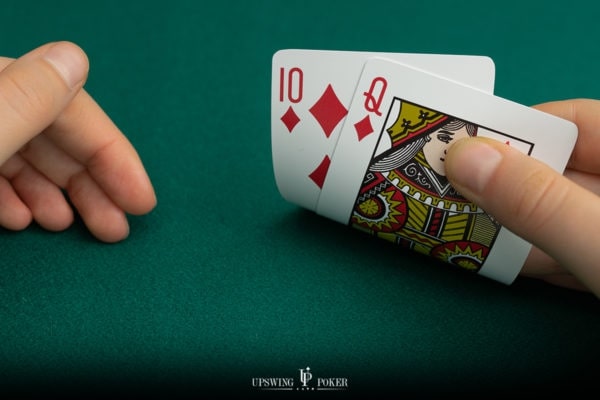 【EV扑克】如何在常规桌处理好QTs这手牌？翻前啥情况可3-bet？