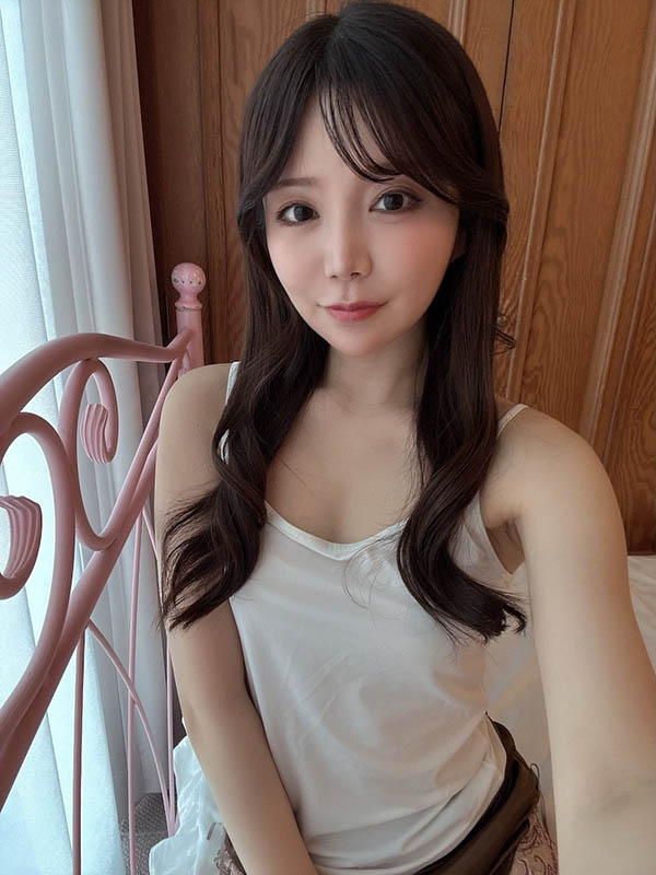 【美天棋牌】番号(PRED-830) 因老师的无戒心翘臀而欲望暴走，和香夏树无数次发情变性欲怪物…