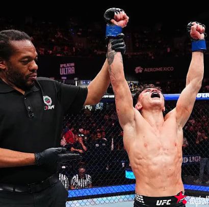 大发体育-“传奇时刻”卡瓦纳爆冷击败前冠军莫雷诺，大发助力你的致富之路！【EV扑克官网】