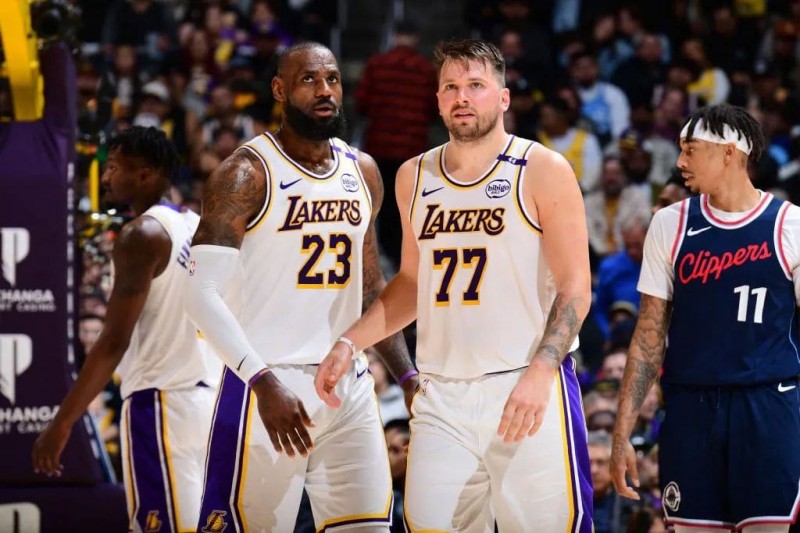 焦点球星连续出场，状态起伏引发热议【EV扑克官网】