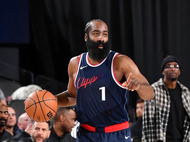 焦点球星连续出场，状态起伏引发热议【EV扑克官网】