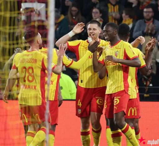 迈博体育 5-1！2-2！疯狂一夜，朗斯超越巴黎登顶，曼联翻车【EV扑克官网】