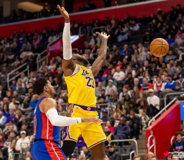 迈博体育 东契奇32分&绝平3分不中老詹12+10 活塞终结湖人9连【EV扑克官网】