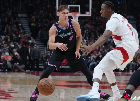 迈博体育 热火惨败猛龙:维金斯24分难救主 巴恩斯全面爆发【EV扑克官网】 迈博体育 热火惨败猛龙:维金斯24分难救主 巴恩斯全面爆发【EV扑克官网】