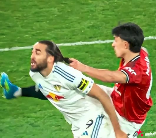 裁判双标?罗梅罗扯发没牌,利马同样动作直红!曼联怒批:荒谬,大发体育助力你的致富之路!【EV扑克官网】 裁判双标?罗梅罗扯发没牌,利马同样动作直红!曼联怒批:荒谬,大发体育助力你的致富之路!【EV扑克官网】