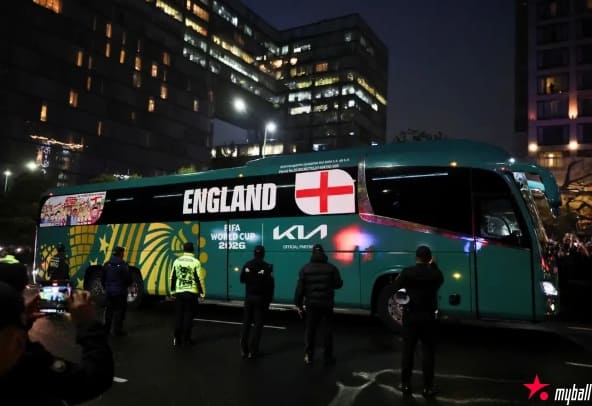 迈博体育 英格兰抵达墨西哥遭球迷辱骂,酒店外安保升级备战严峻考验【EV扑克官网】 迈博体育 英格兰抵达墨西哥遭球迷辱骂,酒店外安保升级备战严峻考验【EV扑克官网】