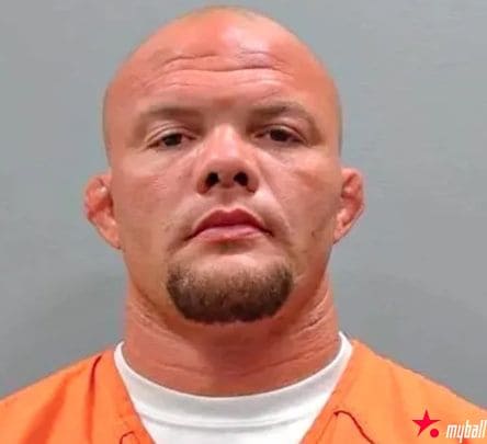 UFC名将安东尼·史密斯因家庭纠纷被捕,面临三项重罪指控,大发体育助力你的致富之路!【EV扑克官网】 UFC名将安东尼·史密斯因家庭纠纷被捕,面临三项重罪指控,大发体育助力你的致富之路!【EV扑克官网】