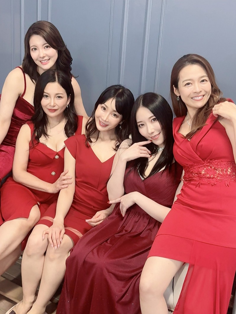 【美天棋牌】Madonna美熟女军团到底在做什么? 【美天棋牌】Madonna美熟女军团到底在做什么?